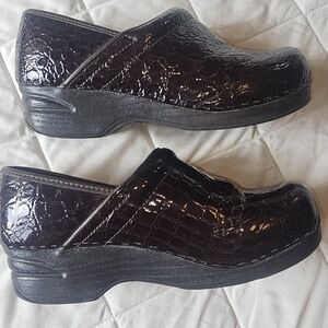 Croft & Barrow Juliana Women Clog Shoes Slip On Dark Brown Flat Loafer Size 7